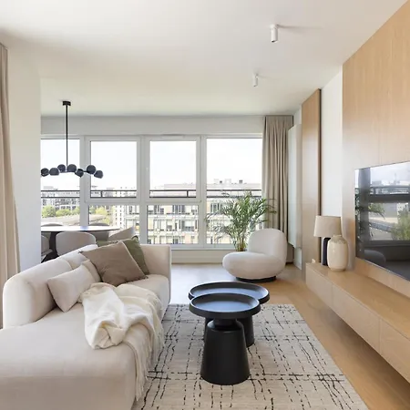 3-bedroom Mokotow With Sunny Tarrace Апартаменти