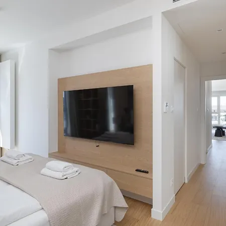 Апартаменти 3-bedroom Mokotow With Sunny Tarrace