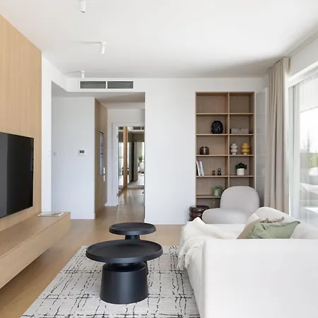3-bedroom Mokotow With Sunny Tarrace Апартаменти Варшава