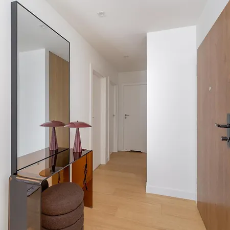 Апартаменти 3-bedroom Mokotow With Sunny Tarrace